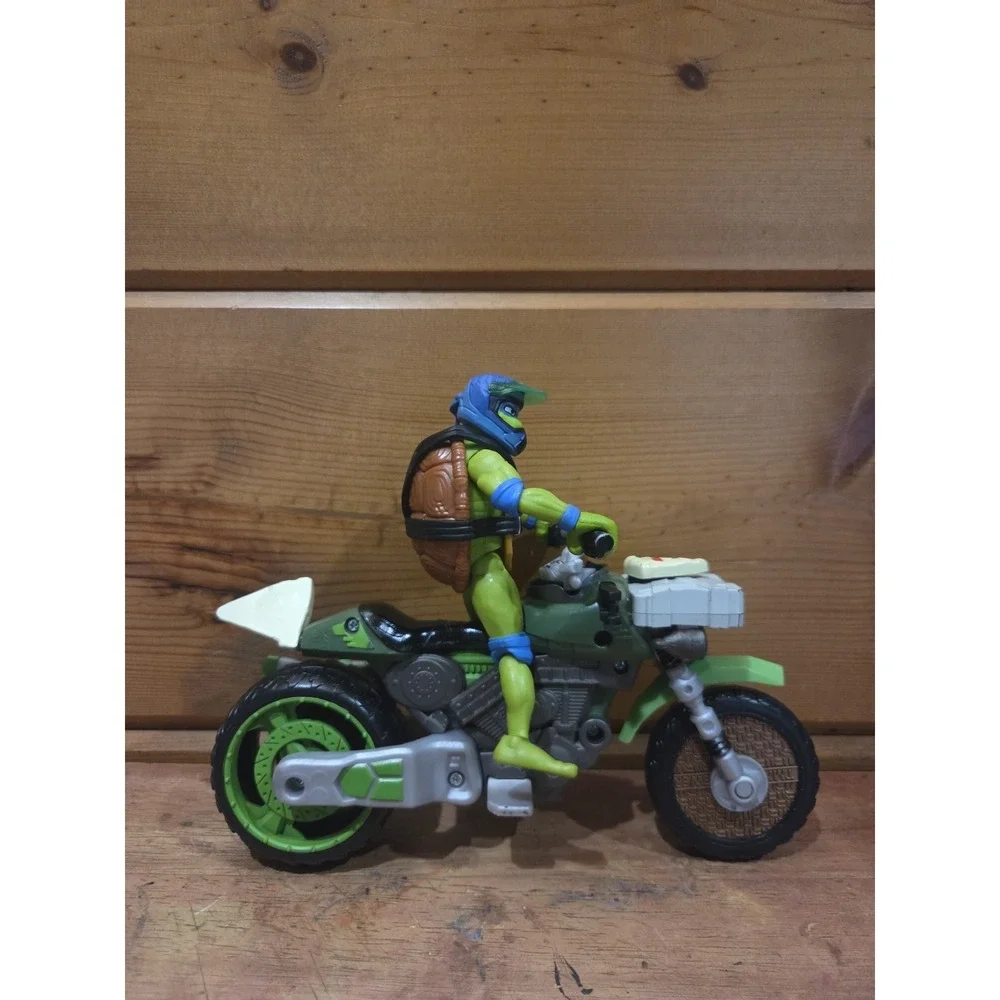 Teenage Mutant Ninja Turtles Mutant Mayhem Ninja Kick Cycle W/ Leonardo ZB3
